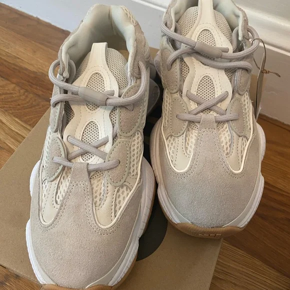 NWT Adidas Yeezy 500 Tan Sneakers with Chunky Design and Adiprene Cushioning - Picture 2 of 8